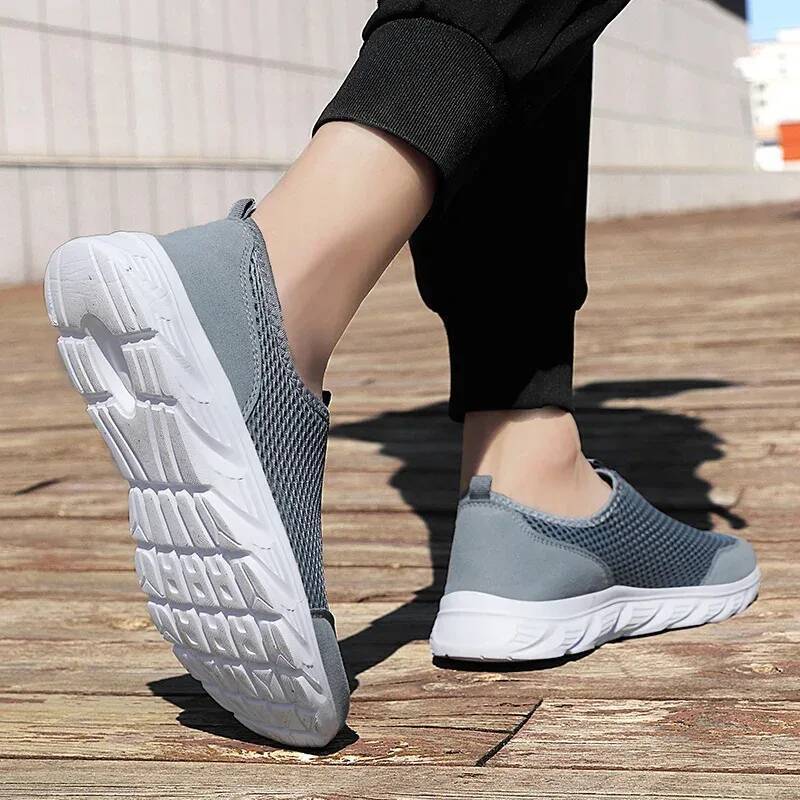 New Running Sports Shoes Light Weight Fashion Summer Mesh Breathable Sneakers for Men ddmysaturn