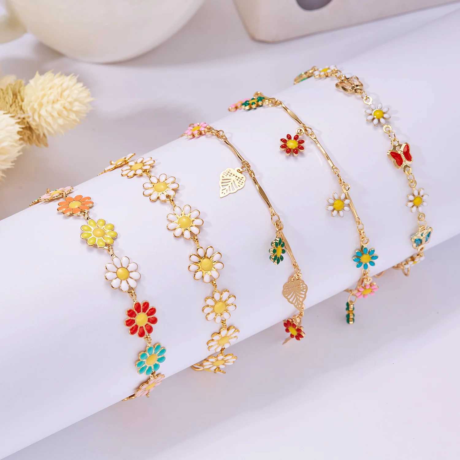 Fashion Trend Unique Design Elegant Delicate Small Daisy Flower Butterfly Bracelet Women Jewelry Wedding Party Gift WholesaleXJ250904