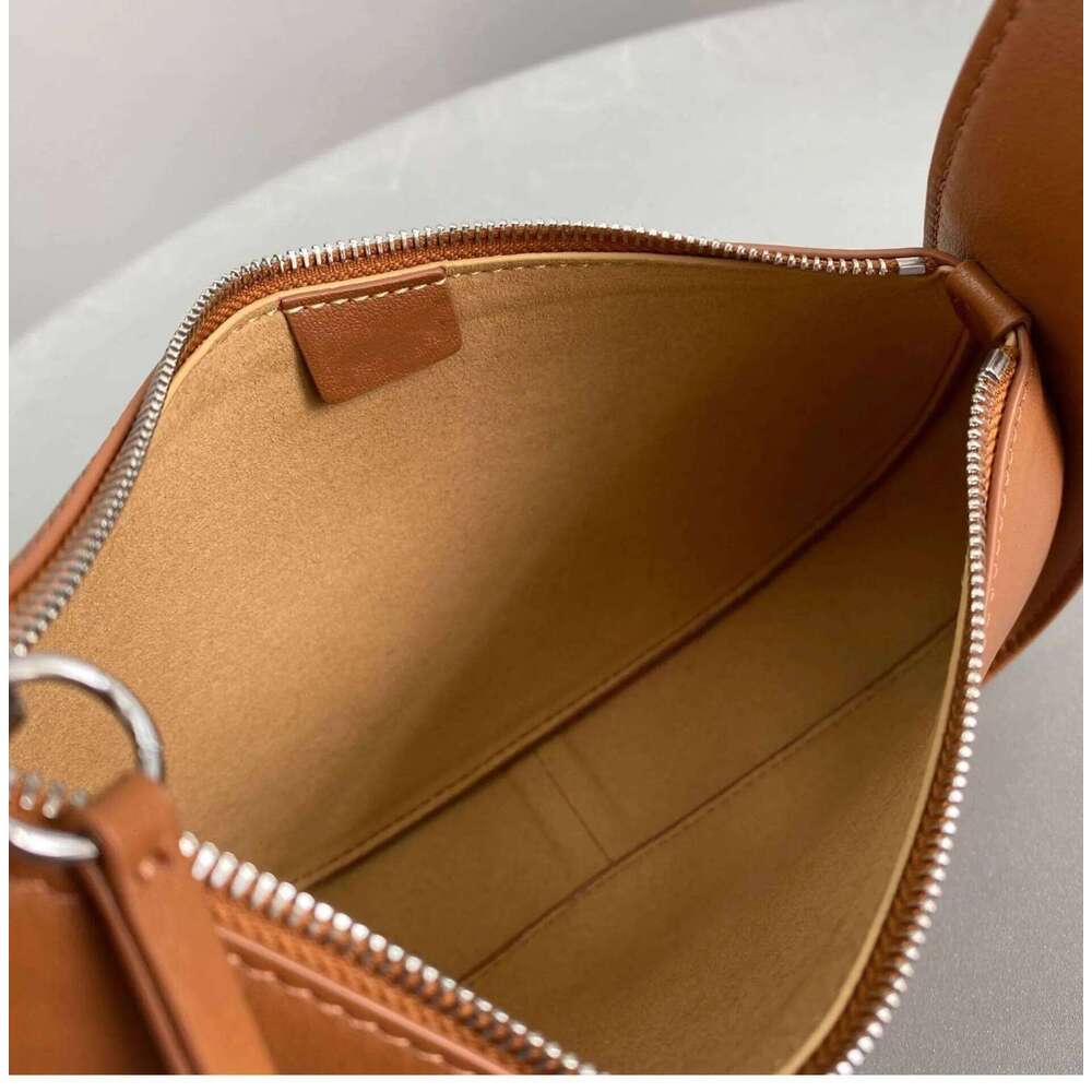 XIYU Underarm Women Fashion Vintage Casual Leather Crescent Shoulder Bag Niche Simple Advanced Hand-Held Small Handbag