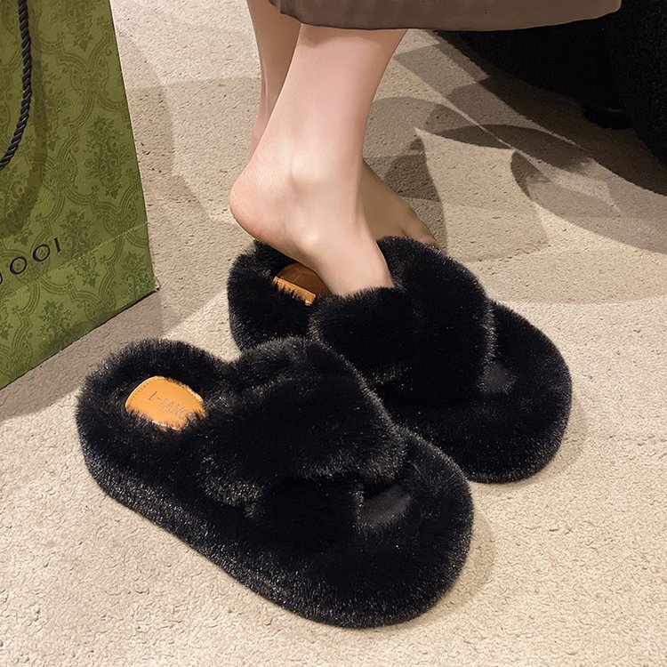 Designer Women's Thick Bottom 2025 New Fashionable Plush Shoes for Outing Fashion Cotton Slippers
