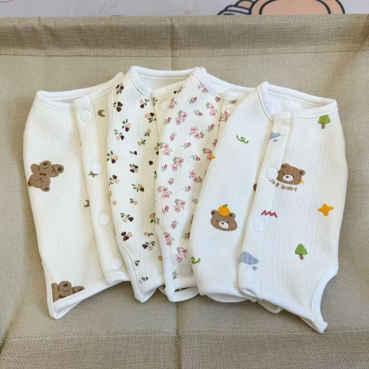 T1127 Plush raincoat four-legged clothes splash-proof dog clothes autumn and winter clothes for going out Teddy Bichon Pomeranian small dog pet