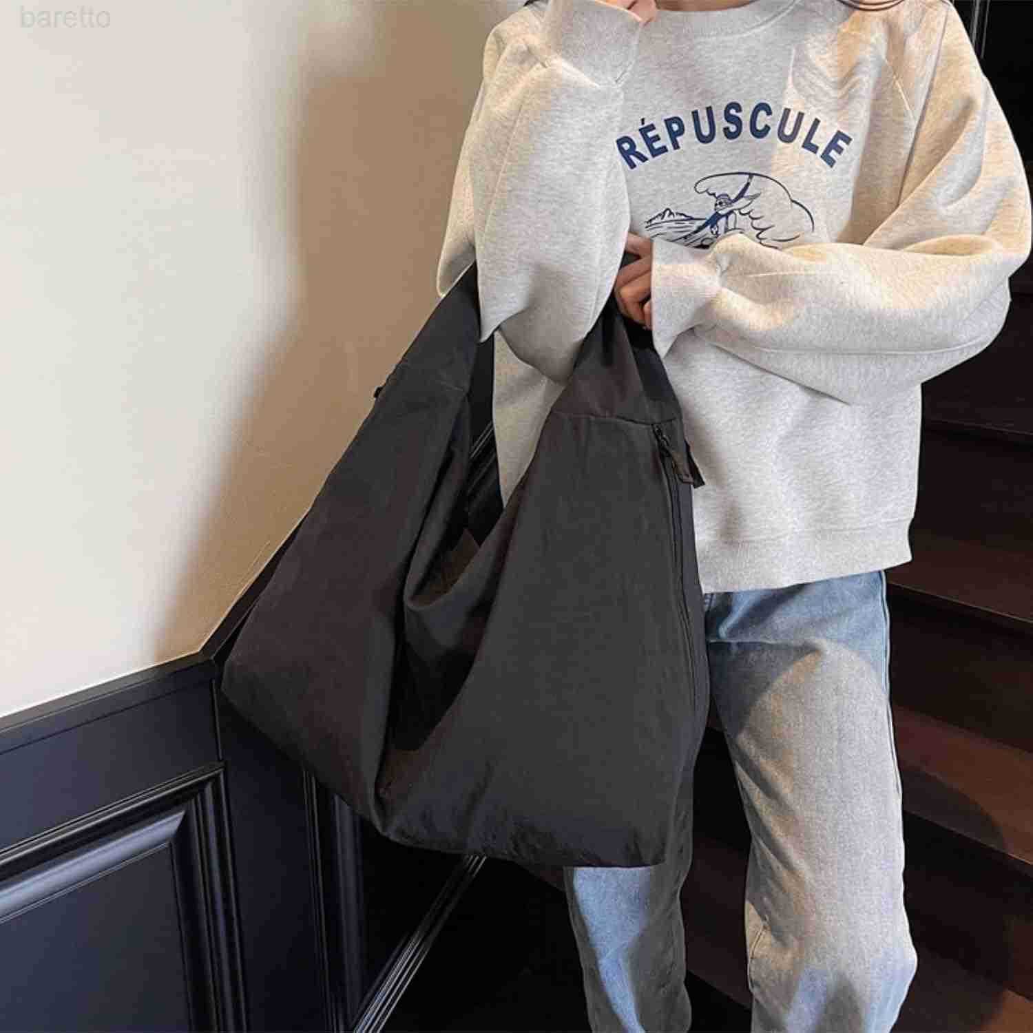 Tote Bag 2025 Nylon Solid Pleated Handbag Men Women Large Shoulder Travel Gym Casual Commute Weekend Vacation M250903