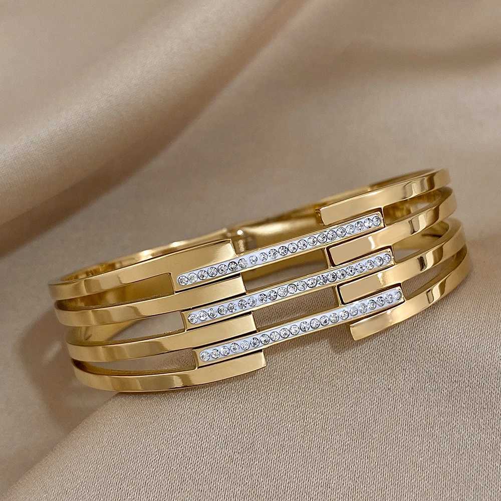 Greatera Chunky Inlaid Rhinestone Stainless Steel Bangles Bracelets for Women Gold Plated Metal Wide Bracelet Waterproof Jewelry Y250904