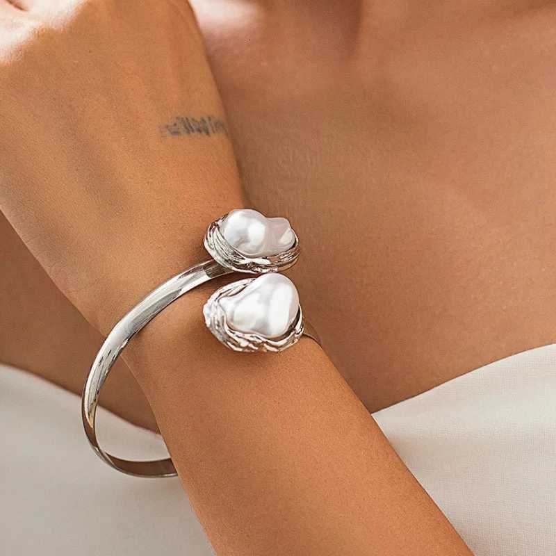 European And French Baroque Opposite Sex Pearl Bracelet Ring Set Retro Niche Womens Jewelry Gifts 2024 Y250904