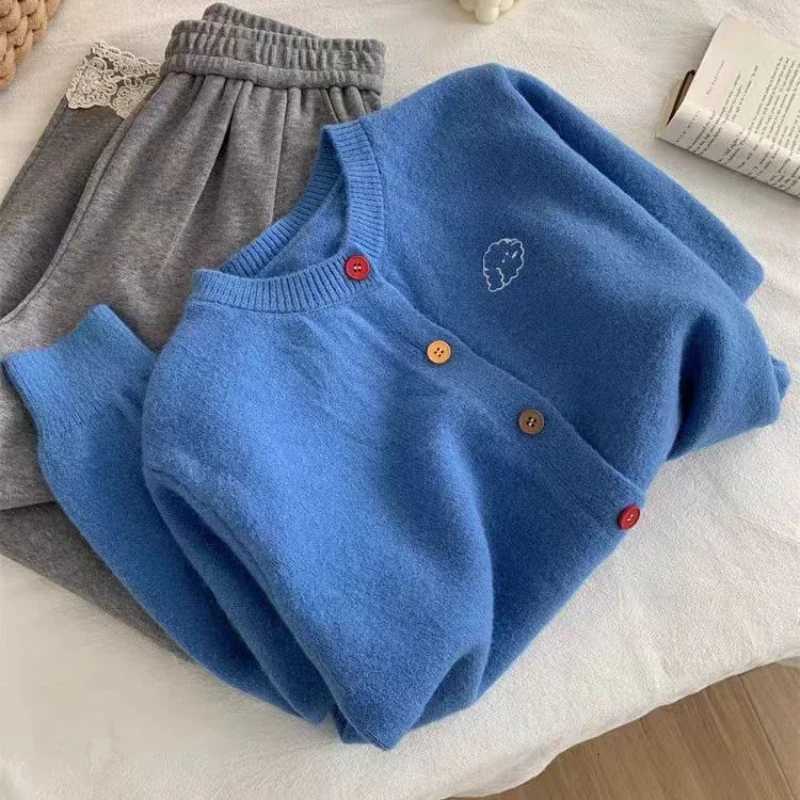 Women Colorful Button Tops Embroidered Oneck Knitted Sweater 2025 Autumn Winter Versatile Long Sleeve Cardigan M250904