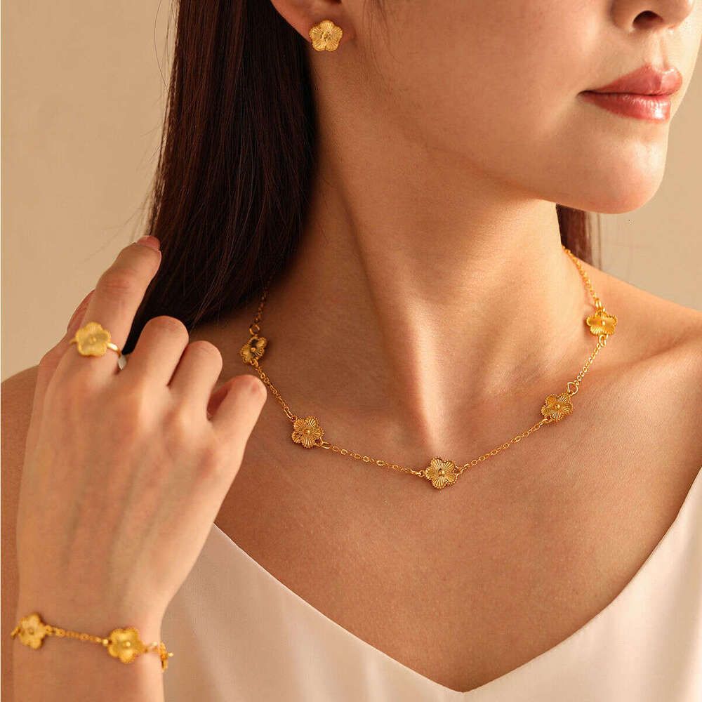 Lucky Five-Leaf Clover shoes Necklace Bracelet Earrings Studs Ring Flower Set Temu Xiyin Hot-Selling Jewelry for Women shoes
