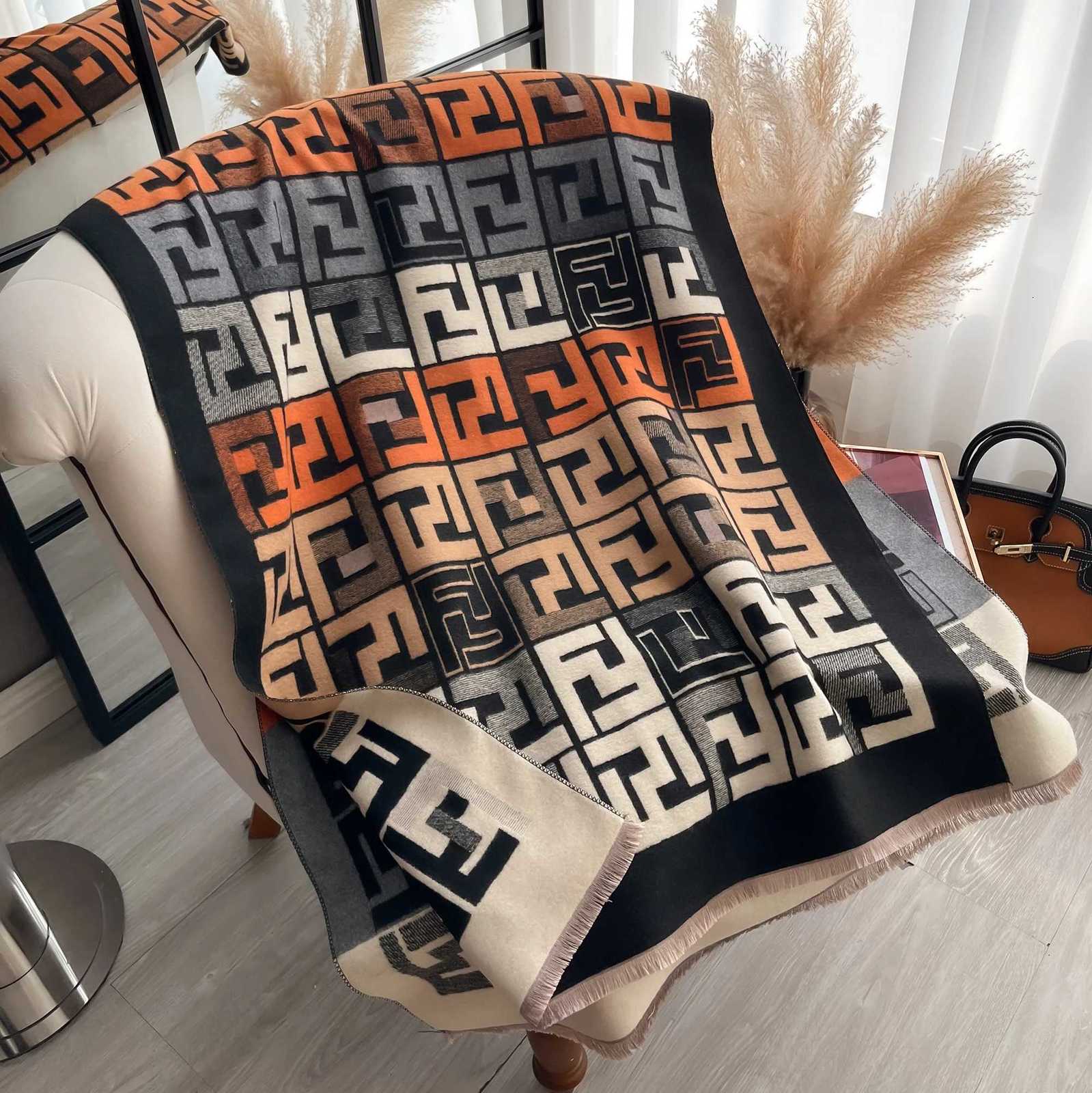 Designer Winter Wens Scarf Luxury Design Doub sided Cashmere Feel Scarf Warm Scarf Shawl G250904