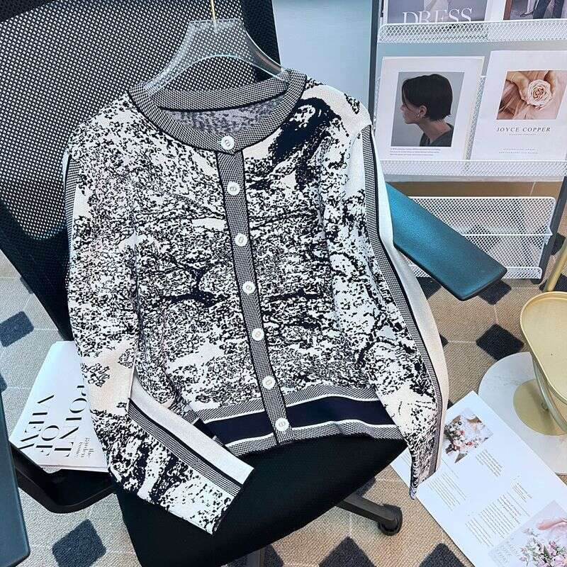 Women's Clothingautumn New Ink Painting Jacquard Temperament Loose Round Neck Long-Sleeved Top