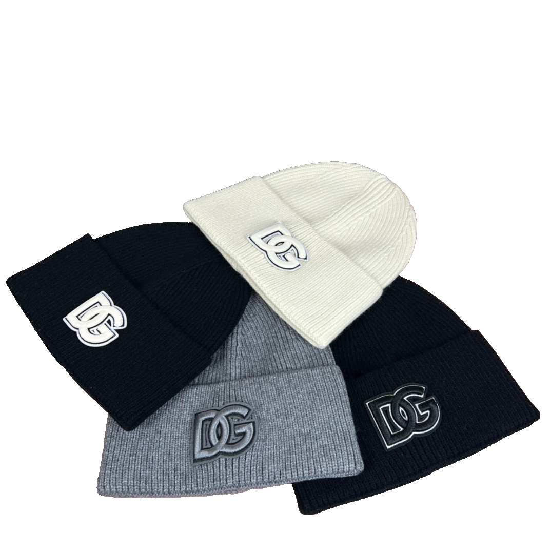 Sophisticated Universal-Fit D G Cashmere Winter Hat