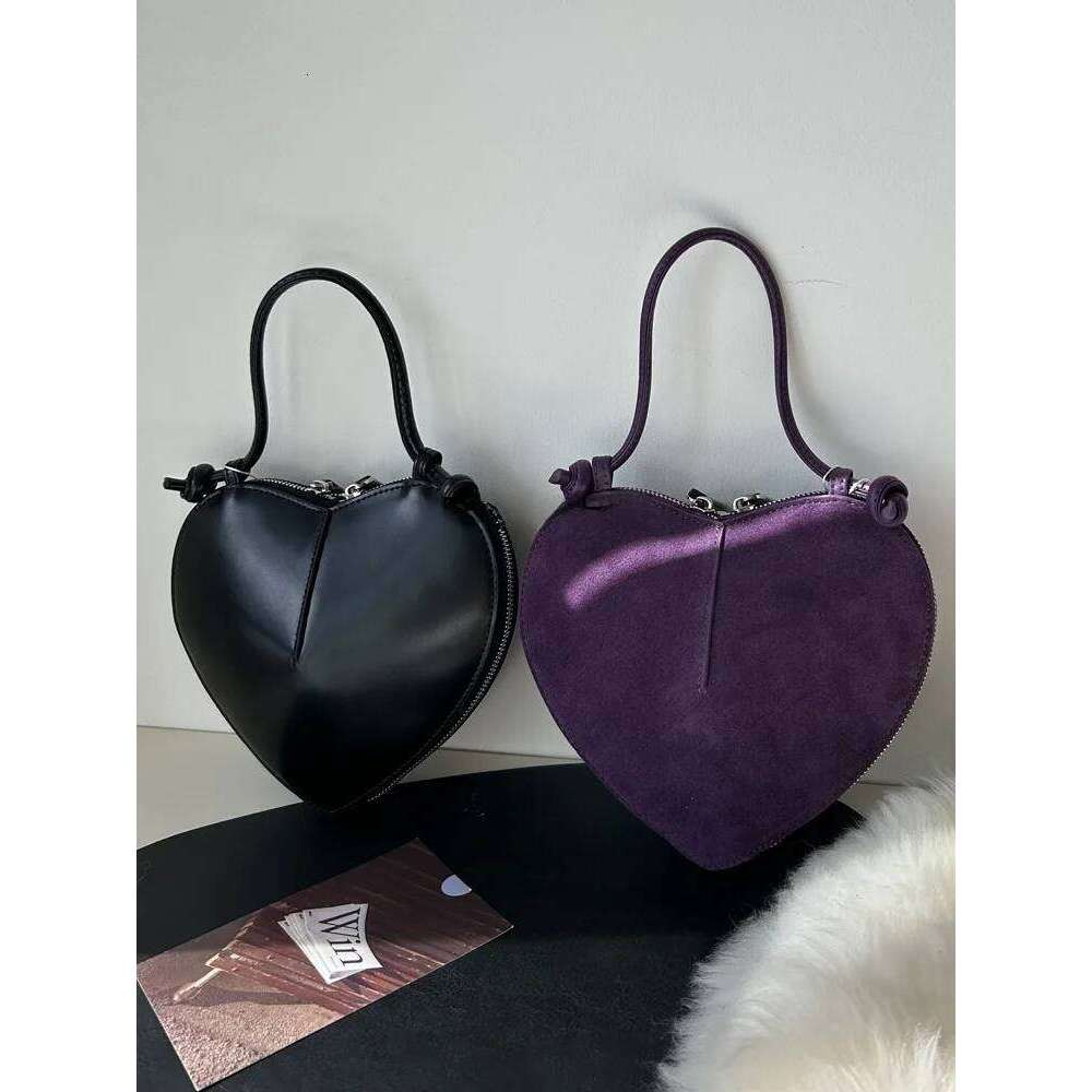 Hot Selling Designer Bags Cute Leather Saddle Heart Aped Handbag Vintage Single Crossbody Bag