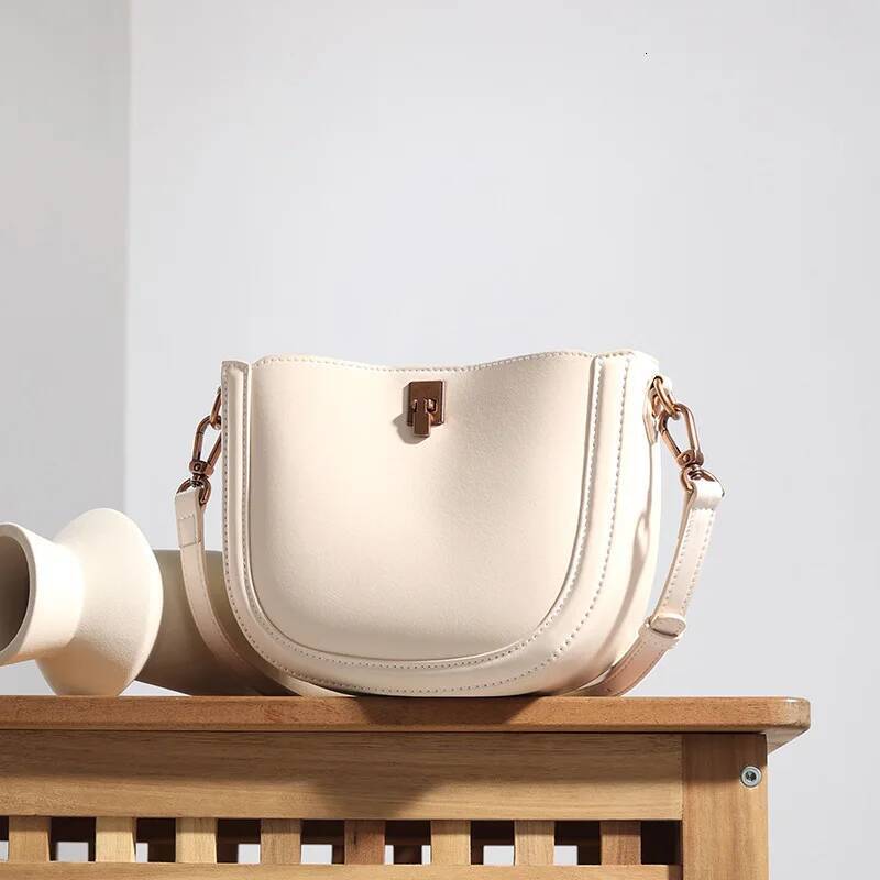 Armpit 2025 New Genuine Leather Women's High-end Crossbody Bag, Light Commuting Shoulder Bag