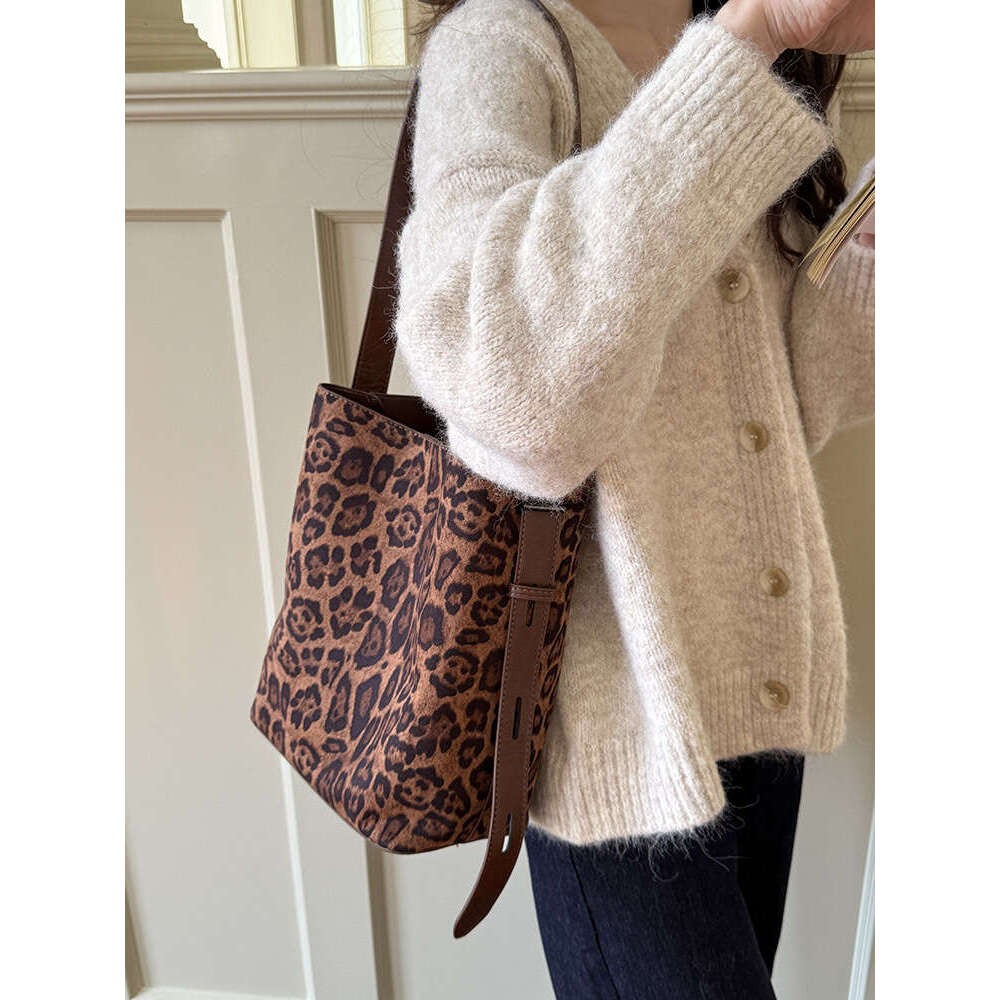 Korean Niche INS Suede Leopard Print Bucket Versatile Shoulder Crossbody Women's Tote Bag