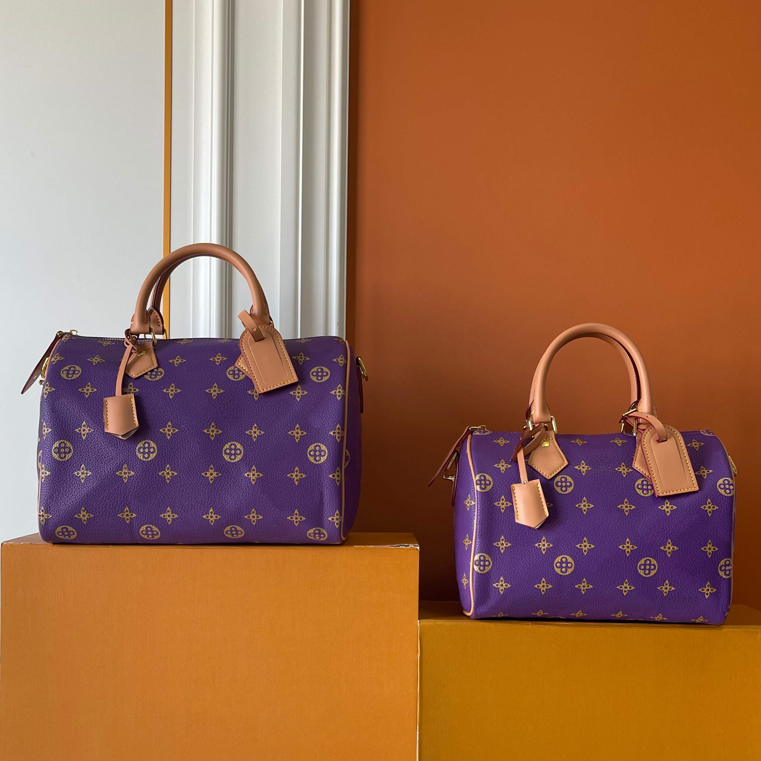 Designer Pillow Bags, luxurious new Evening Bags, soft ostrich leather handbag, sheep leather lined shoulder bag, high-quality outdoor travel bag