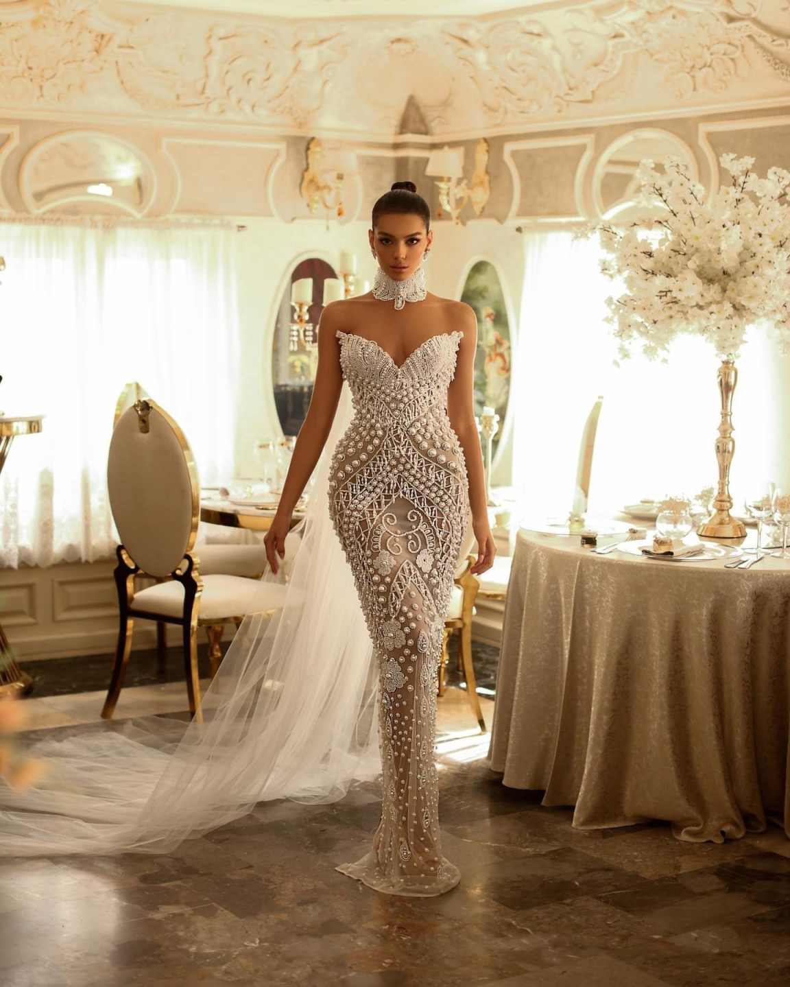 Exquisite Sweetheart Pearls Sheath Wedding Dress Beaded Sleeveless Lace Bridal Dress Floor Length Customized vestidos de novia