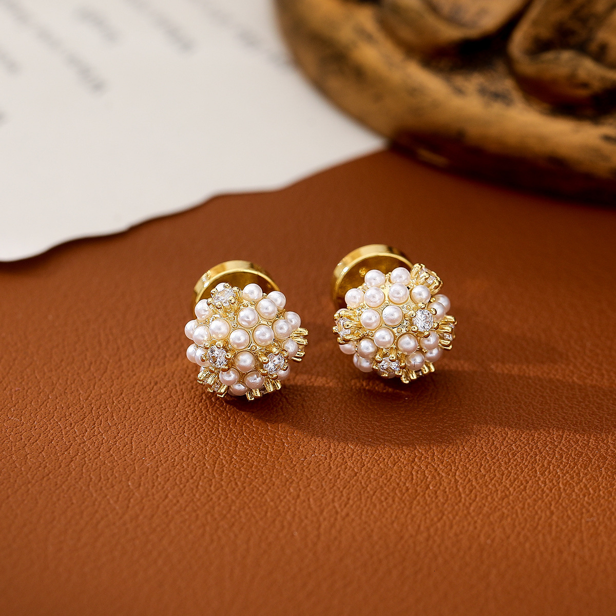 Hot Selling Baroque Style Pearl Earrings Designer Luxury Free Shipping Sweet Girl Temperament Fashionable And Shiny Diamond Earrings Compact Earrings