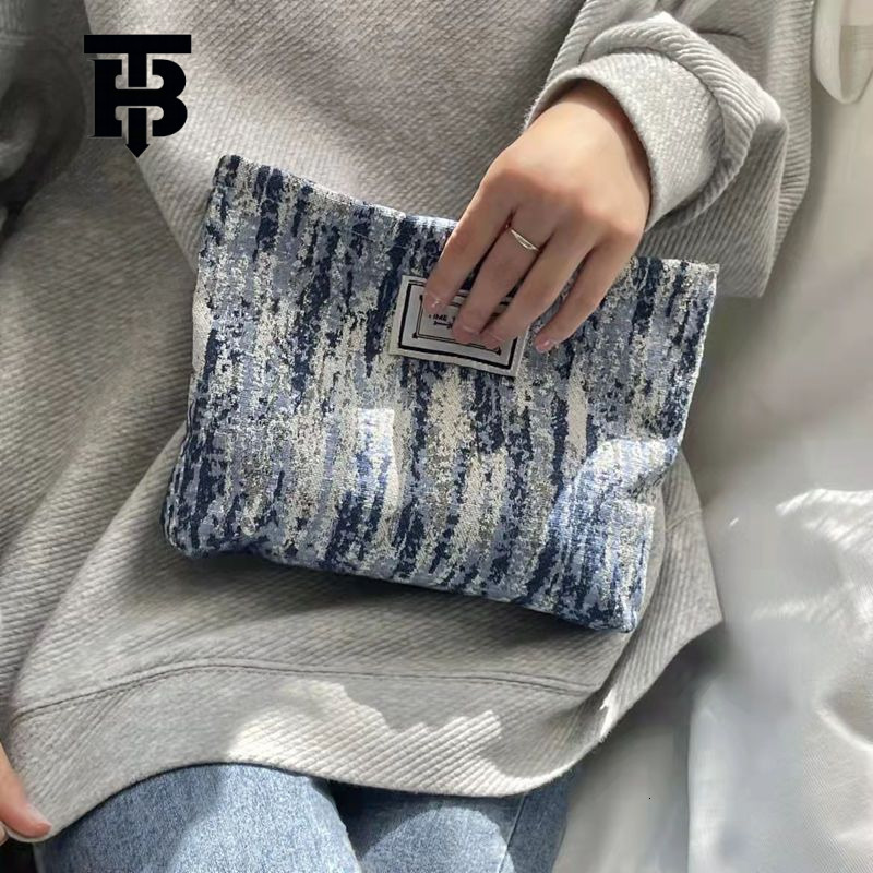 TB BHULAMTE Original Niche Design Black and White Elegant Jacquard Canvas Makeup Designer s bag Bag Artistic Retro Simple Elegant Floral Convenient Cl