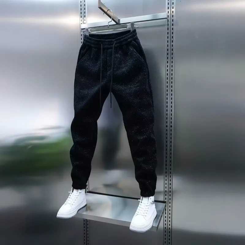 Spring Mens Stripe Joggers American High Street Sports Trousers Cotton 9Minute Sweatpants Fashionable Mens Clothing 2025 NewXJ250904