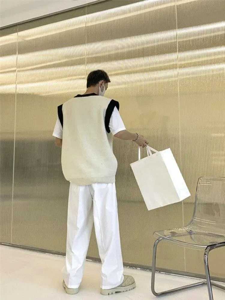 Man Clothes Beige Vest Waistcoat Knitted Sweaters for Men V Neck Sleeveless Order Korean Fashion Over Fit Knit Large Big Size XXJ250904