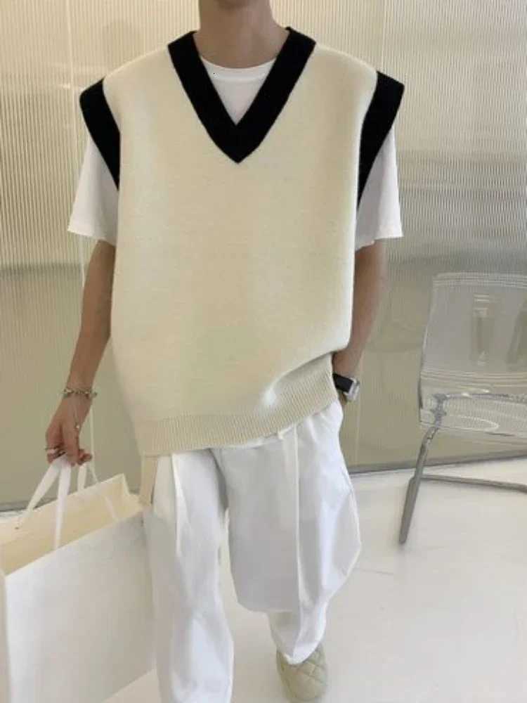 Man Clothes Beige Vest Waistcoat Knitted Sweaters for Men V Neck Sleeveless Order Korean Fashion Over Fit Knit Large Big Size XXJ250904
