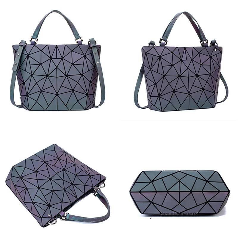 ladies Luminous bag geometric bags for women 2024 Quilted Shoulder Bags Laser Plain Folding female Handbags bolsa feminina