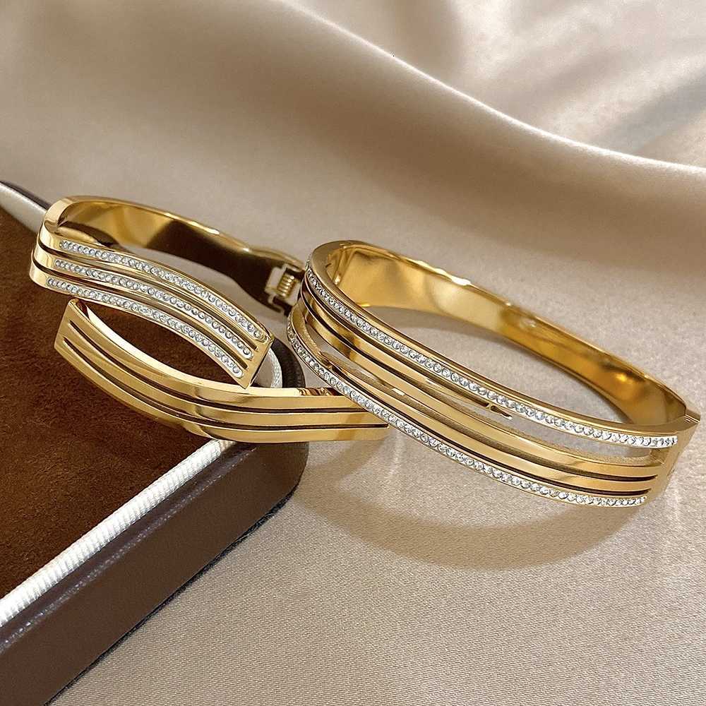 Irregular Geometric Stainless Steel Cuff Bracelet for Women Fashion Rhinestone Gold Color Bangle Bracelets Waterproof Jewelry Y250904