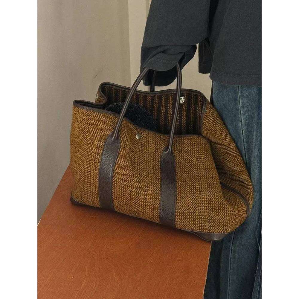 New Woven Fashion Casual Tote 2024 Summer Commuter Shoulder Personalized Large Capacity Women's Bag