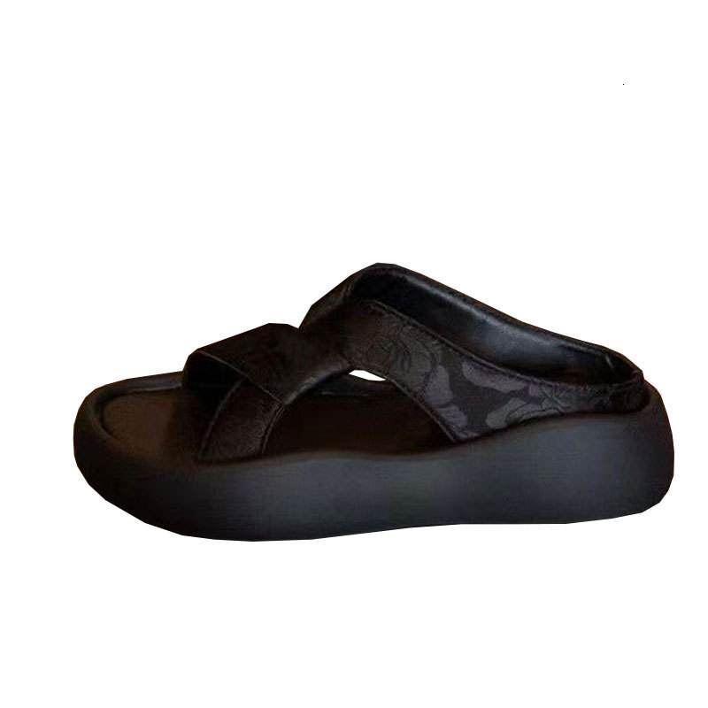 2025 Designer's New Fairy Style Thick Bottom Beach Sandals