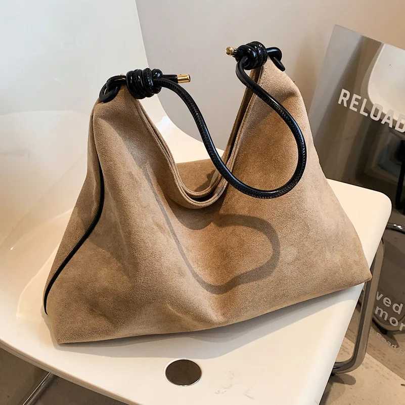 Vintage Scrub Leather women handbag large Capacity Winter new design female Hobos Shoulder bags ladies Faux Suede big tote Z250903