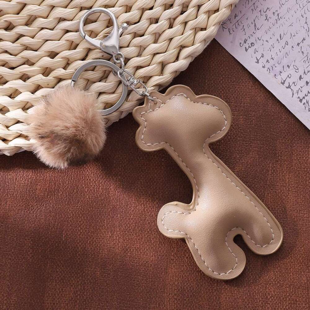 DHEssentials 2025 Summer Cute Cartoon Giraffe Keychain PU Leather Bag Pendant Couple Keychain Car Hanger