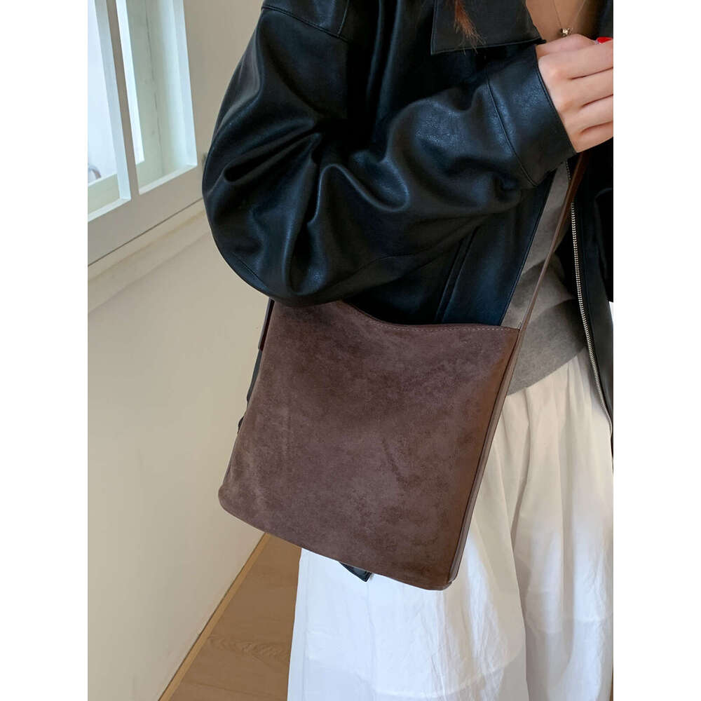 Designer Bag Tote Bag Shoulder Bag Suede Single Shoulder Autumn Winter New Versatile Crossbody Casual Commuter Large Capacity Tote Bag