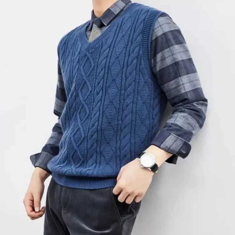 Sweaters Male V Neck Mens Knitted Vest Casual Waistcoat Korean Popular Clothes Designer Top Smooth Style Harajuku Cheap Y2kXJ250904