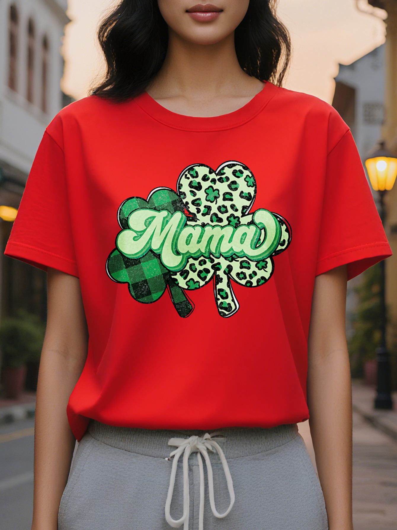St Patrick's Day Lucky Clover Mama Women's T-Shirt Soft Comfortable Cotton Casual Round Neck Tee with Shamrock