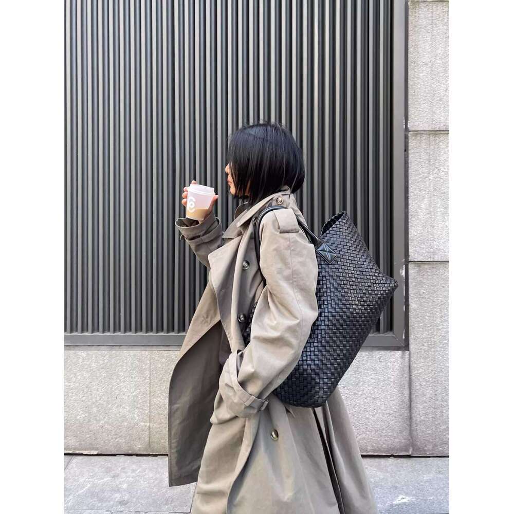 Designer Bags Large-capacity hand-woven bag new style, high-end and simple commuting single-shoulder underarm bag, tote large women bag