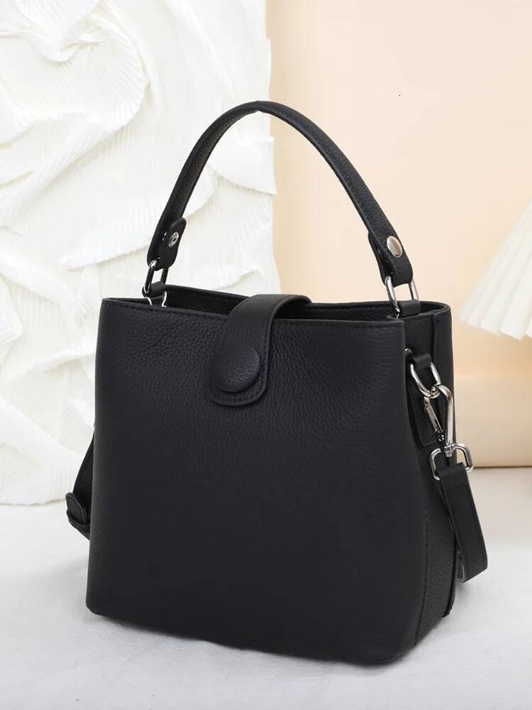 First Layer Cowhide Women crossbody 2025 New bucket bag genuine leather design Shoulder Bag small handbag