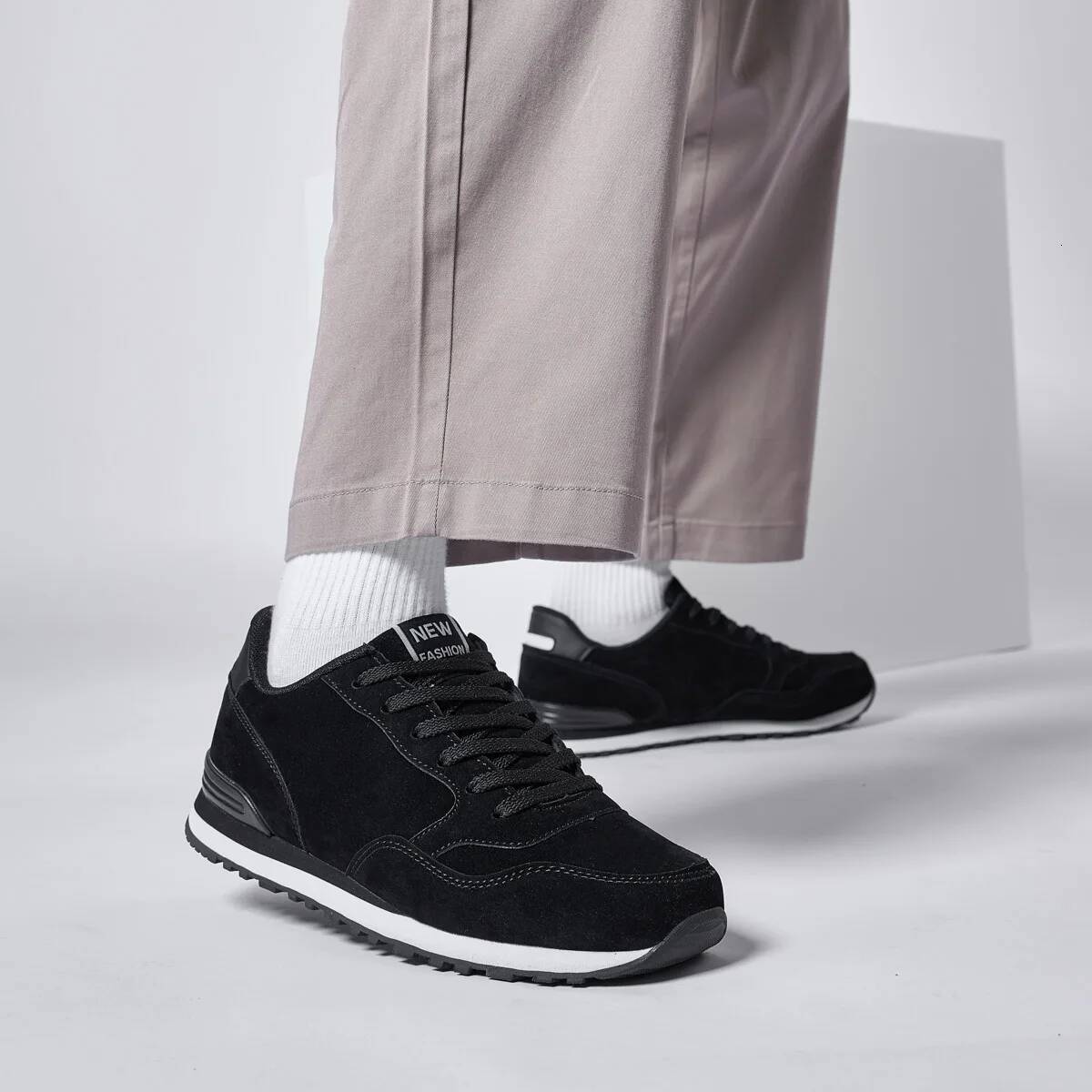 New Leather Men Running Winter Warm Unisex Sneakers Lightweight Women Walking Soft Insole Sports Shoes Lace Up 37-47 ddmysaturn