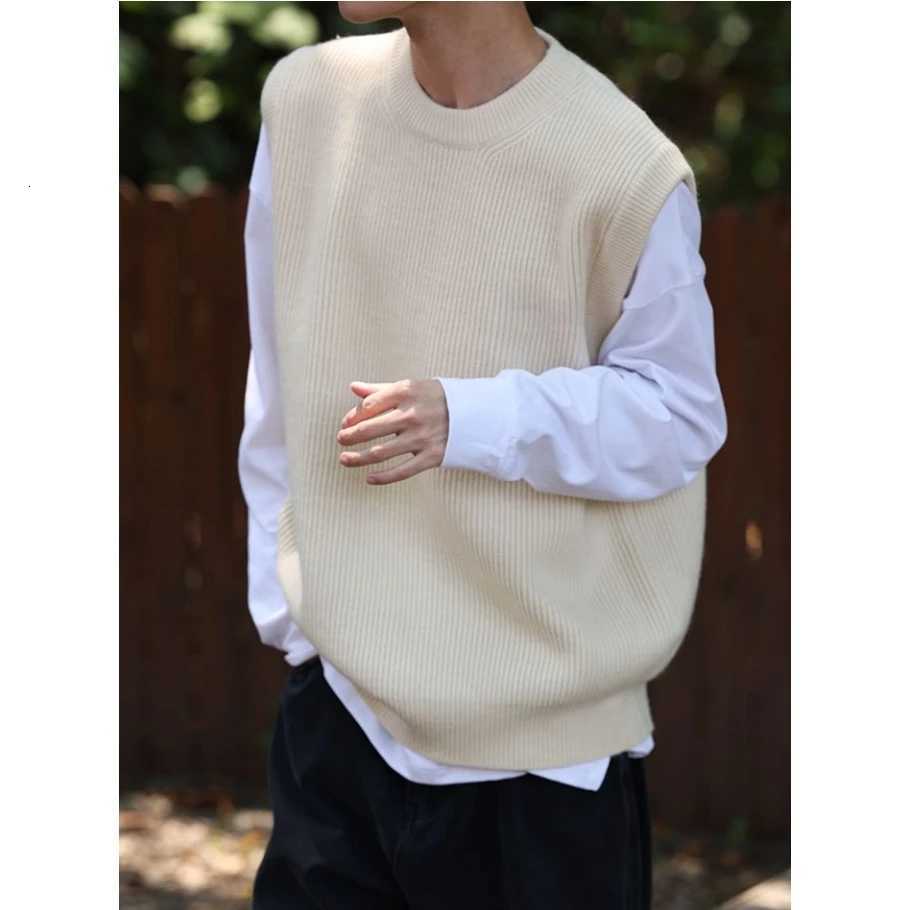 Autumn New Round Neck Sweater Vest for Men Korean Fashion Design Loose Casual Solid Color Knitted Sweater Vest Men and WomenXJ250904