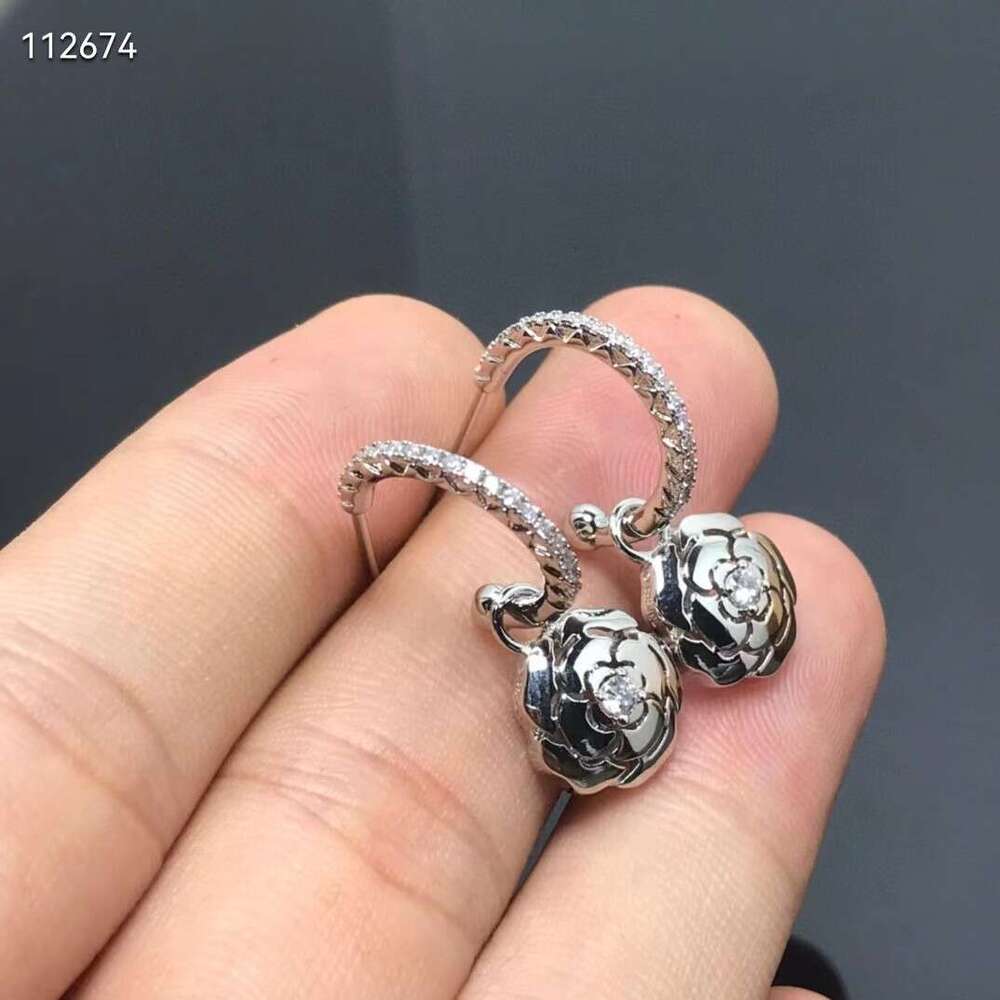 Quilted High-End V Light Style Elegant Ear Clips Gold Sier Needle Hoop Earrings for Women