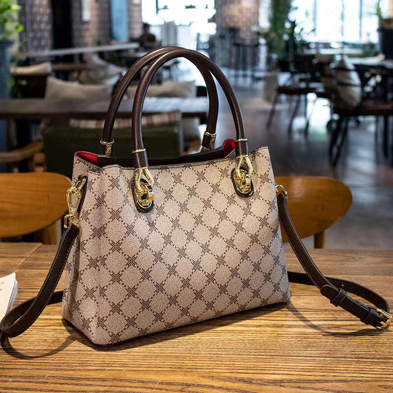 Genuine Leather Women's 2025 New Trend Light Luxury Simple Handbag High-end Elegant Crossbody Shoulder Printed Bag