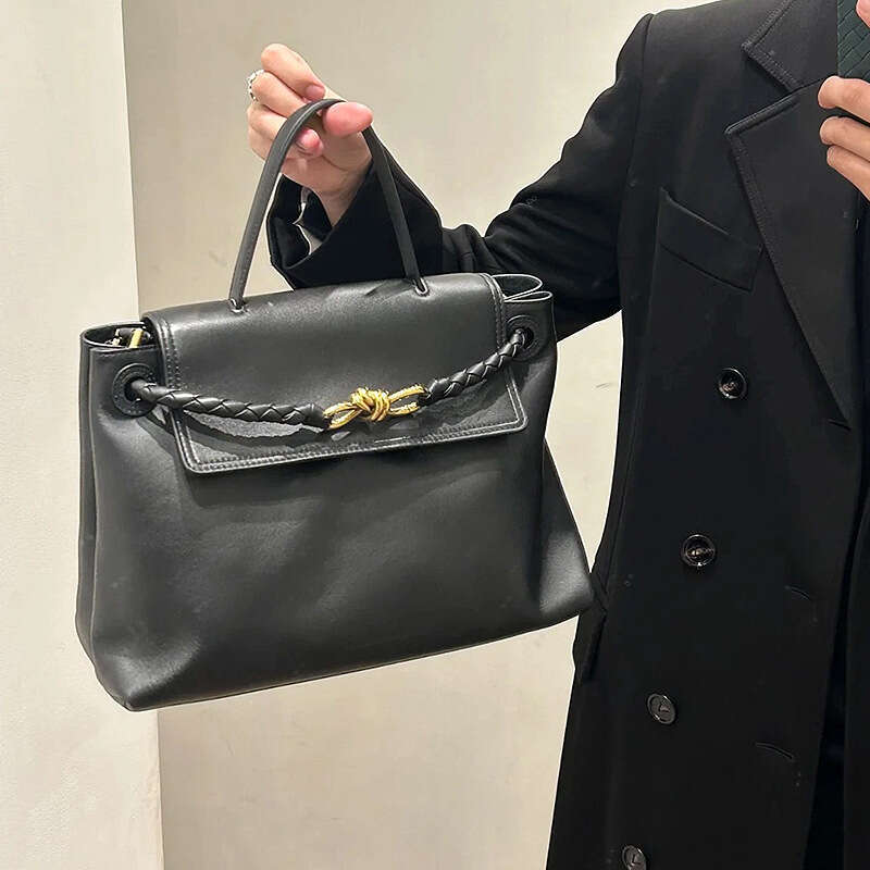 Luxury bag Hot Selling Plain Fashion Light Versatile Bowknot Gold Buckle Single Shoulder Crossbody Handheld Genuine Leather Tote Bag