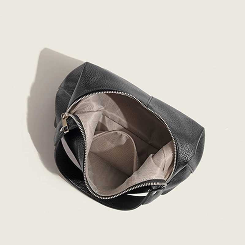 Casual Womens Handbag PU Leather Designer Armpit Bag Fashionable Zipper Shoulder Bag 2025 Tote Bag Popular White Handbag Z250903