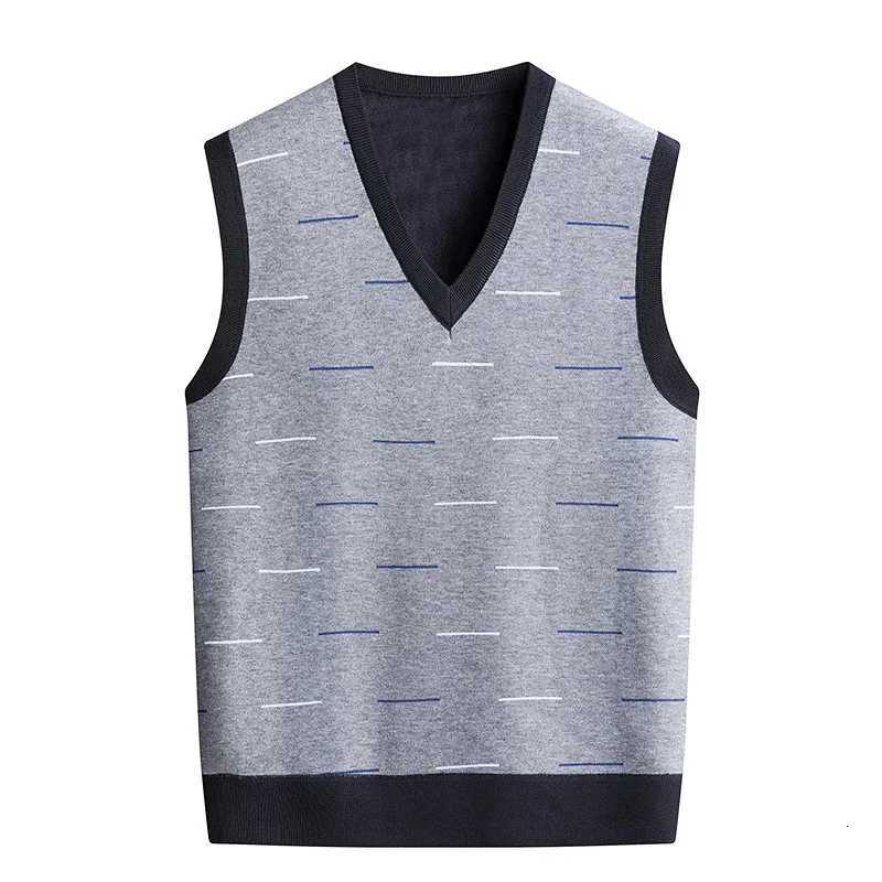2025 New Sweater Men Vneck Sweater Vest Autumn Winter Fleece Lining Knit Waistcoat Warm Homme Clothes Korean Fashion PulloverXJ250904
