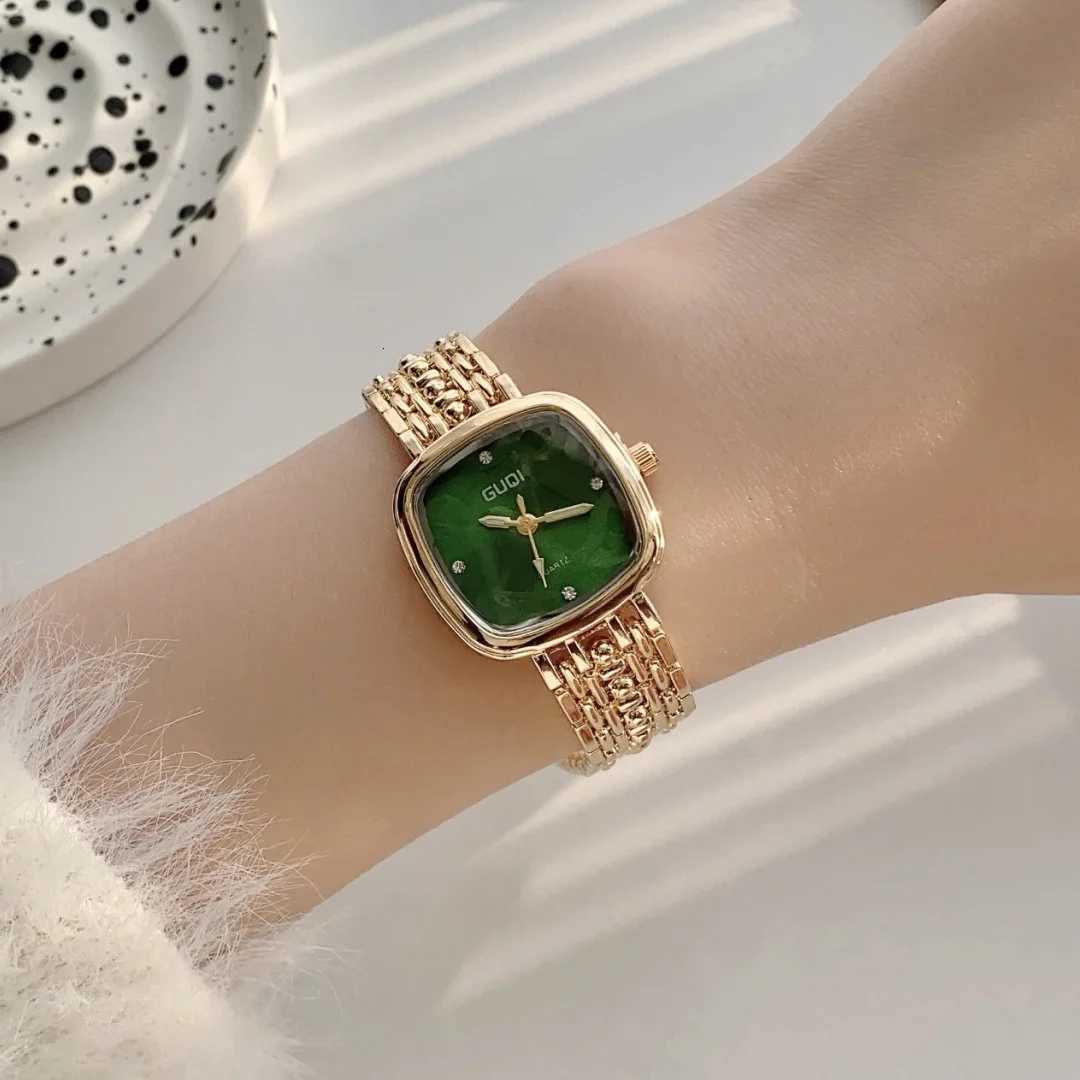 Simple Golden Quartz Watch for Wen Retro Luxury Gift Ladies Watches Small Dial Stainless Steel Strap Wristwatches Montre Femme X250904