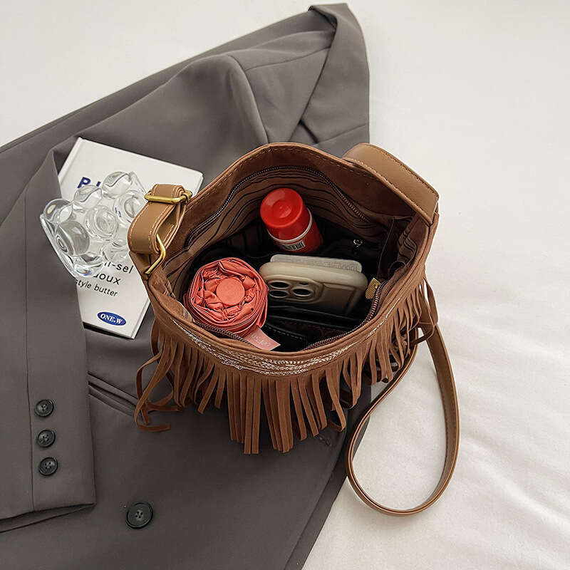 Ethnic Style Single Shoulder Women's Niche High-end Tassel Embroidery Leather Small Square Outdoor Travel Atmosphere Crossbody Bag