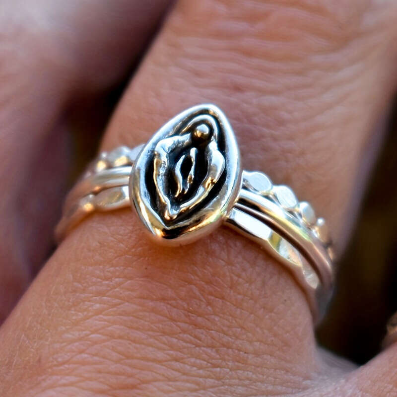 Ring Set New Black Flower Eye Women's Rights Independence Declaration Ring Three-Piece Set Vintage Style