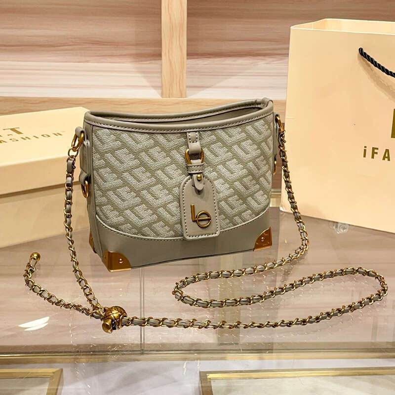 2025 New Trendy High-End Simple Chain Shoulder Crossbody Women's Bag