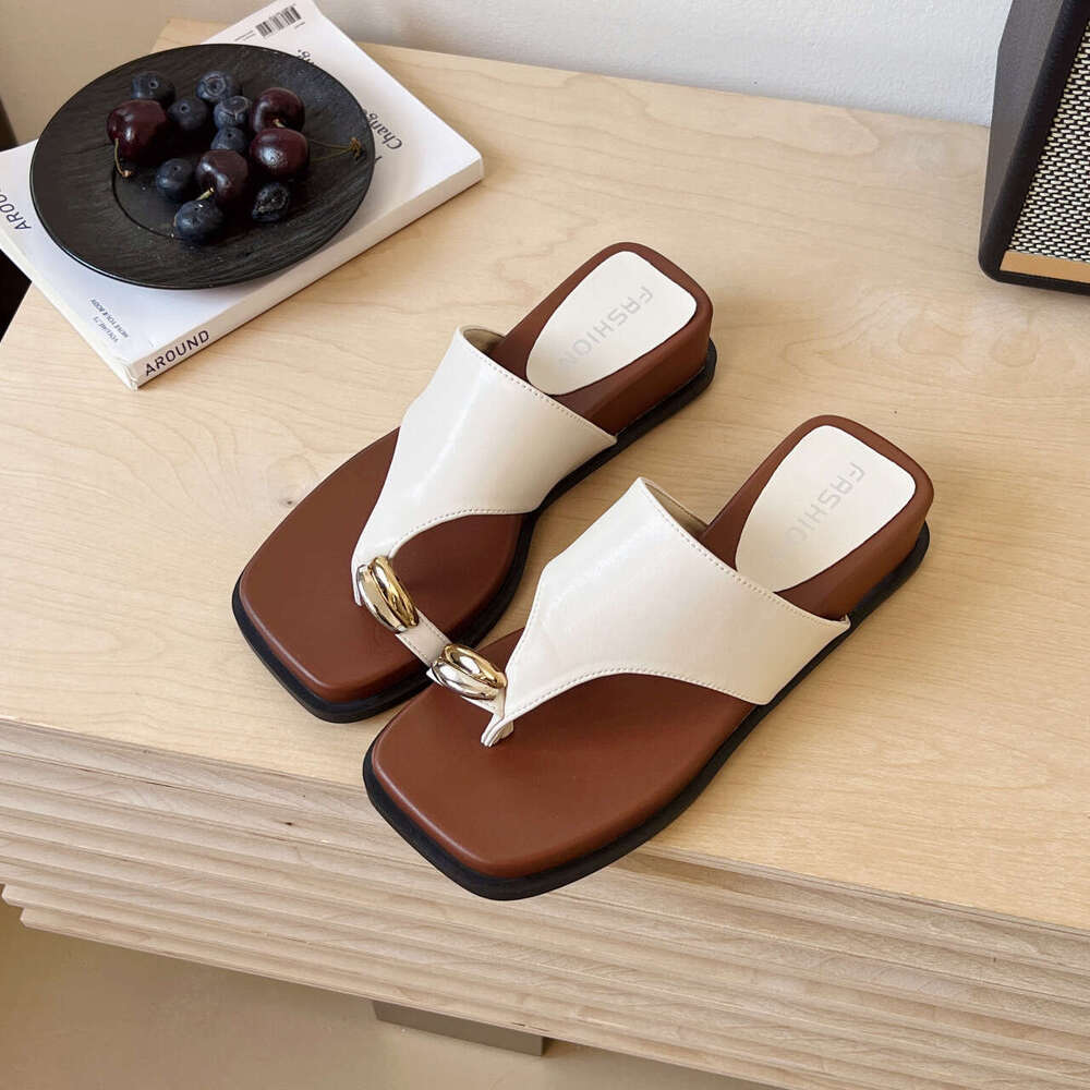 Casual Toe Post Flat for Women Summer Outdoor 2025 New Beach Vacation Roman Sandals