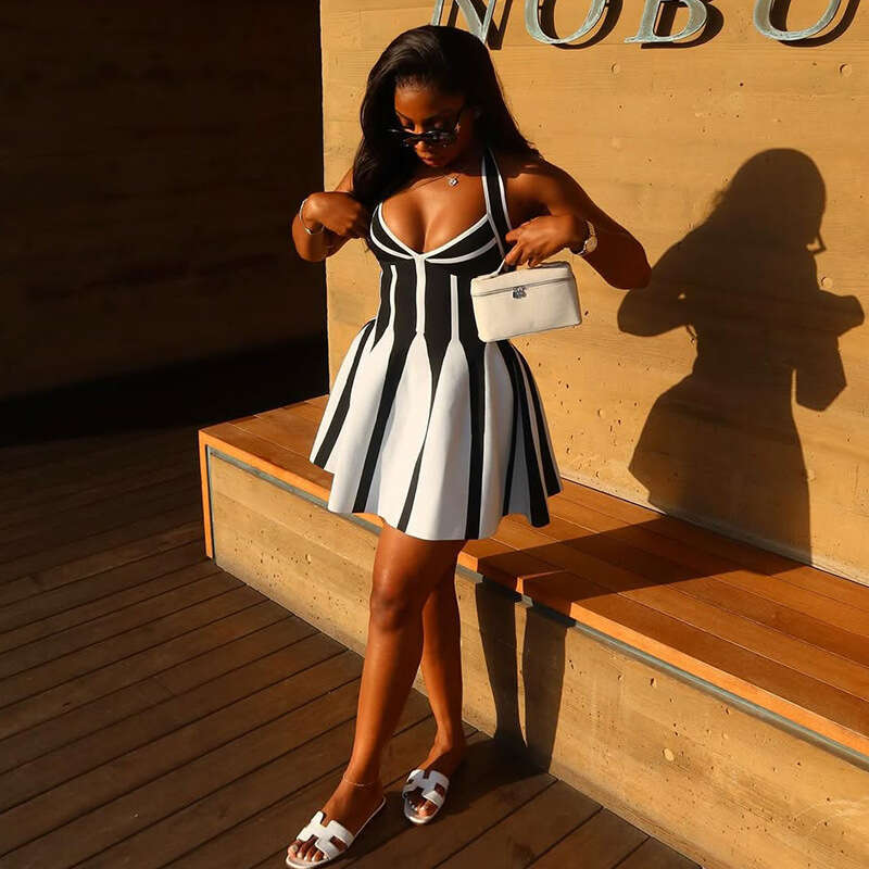 Hot-selling European American Style Foreign Trade Black and White Color-blocking Design Women's Pleated Patchwork A-line Halter V-neck Sleeveless