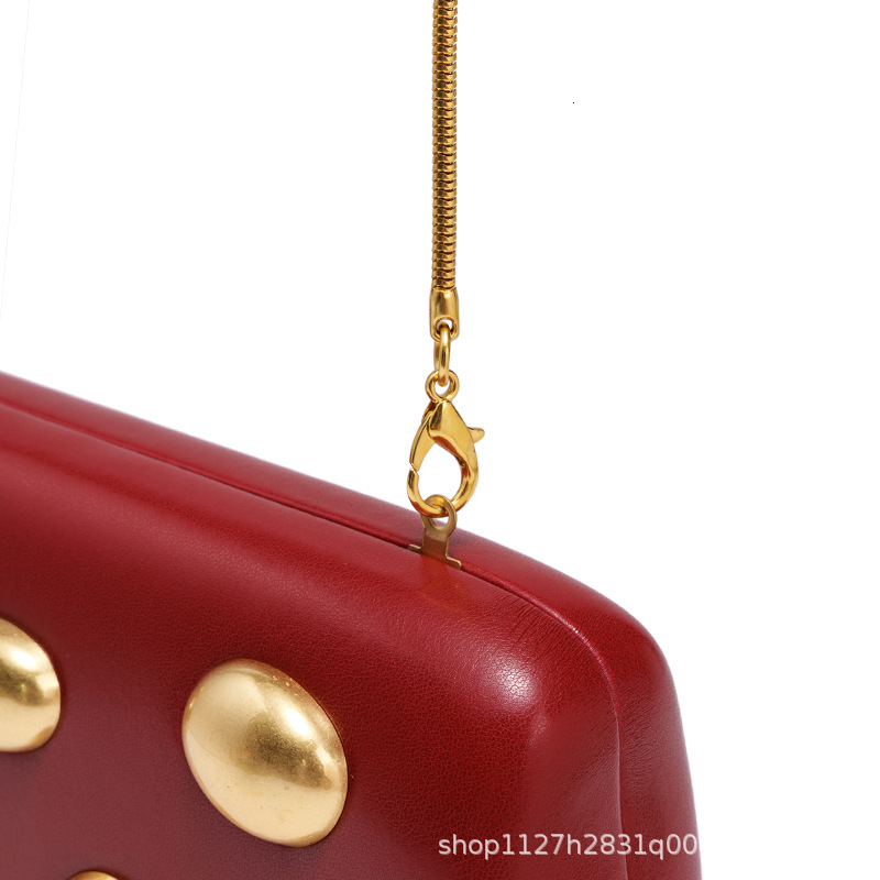 2025 autumn new retro women's underarm bag niche design, light luxury, elegant and fashionable crossbody bag designer shoulder bag