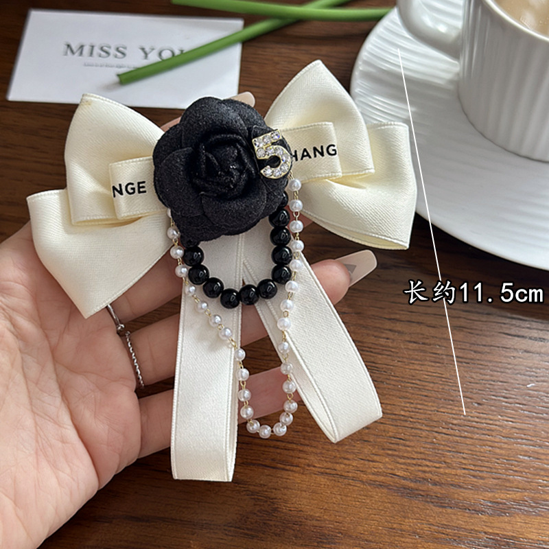Korean Fabric Art Bow Tie Brooches Camellia Flower Crystal Pearl Tassel Lpael Pins Shirt Collar Fashion Jewelry Gifts for Women