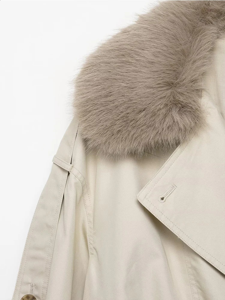 Women Fashion Short Trench Coat 2025 Autumn Fashion Faux Fur Collar Decoration Double Breasted Retro Casual Outerwear Chic 250904